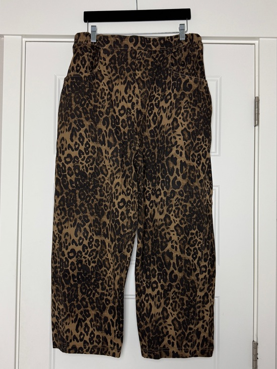 Anniewear Pants - Women’s Anniewear Cheetah Print Barrel Jeans